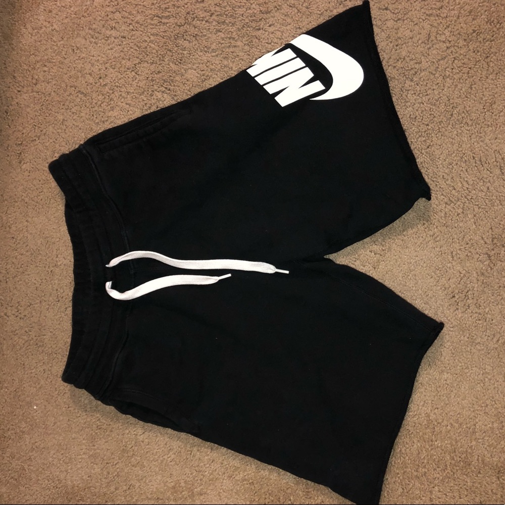 Nike men sportswear cotton short.